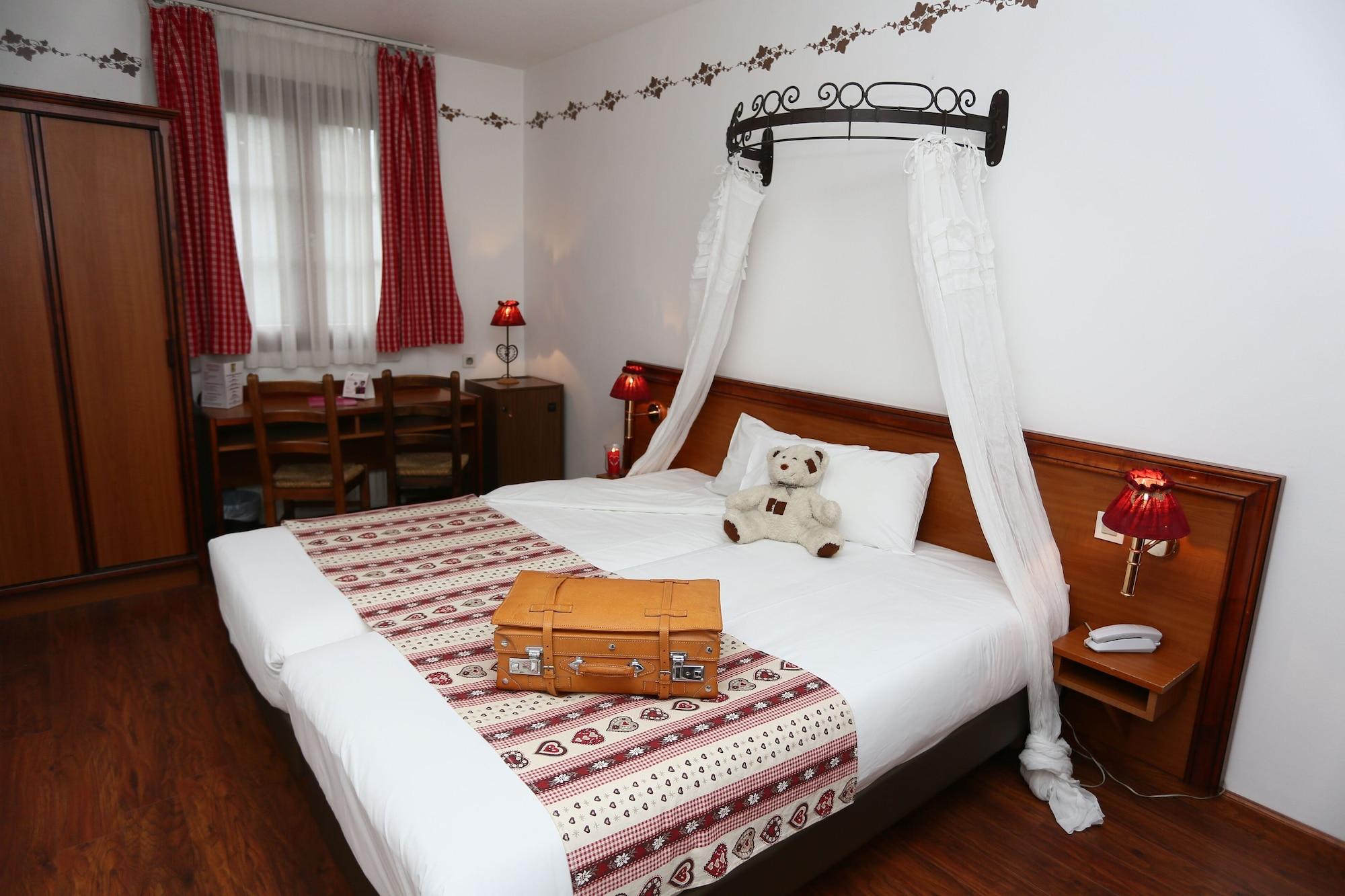 The Originals Boutique, Hotel La Ferme Du Pape, Eguisheim Exterior foto