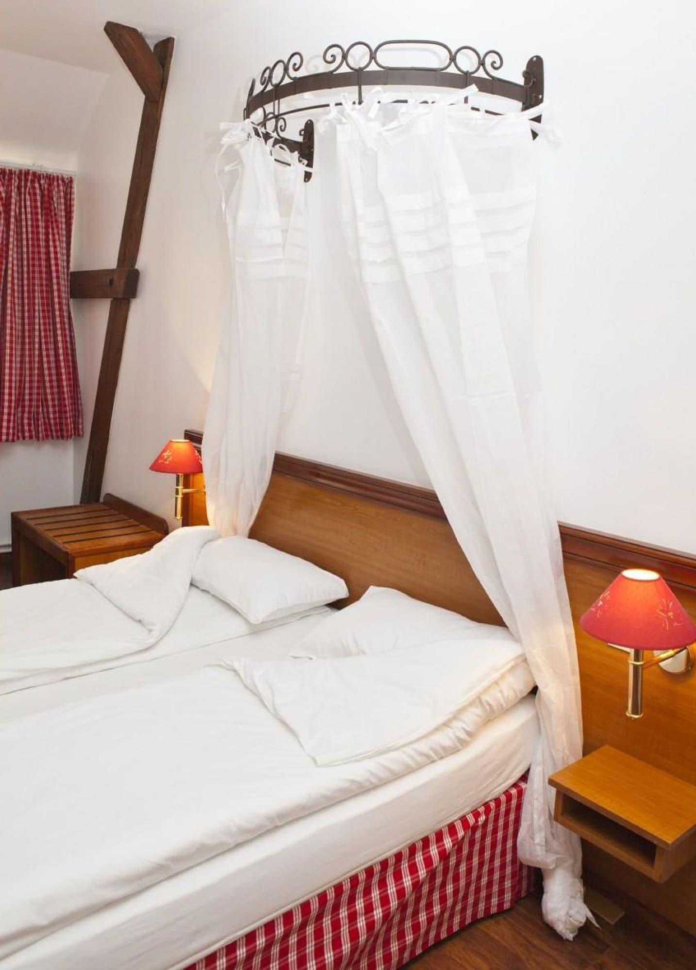 The Originals Boutique, Hotel La Ferme Du Pape, Eguisheim Exterior foto